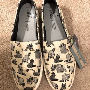 TOMS limited edition raccoon-print sneakers. Size 7.5.